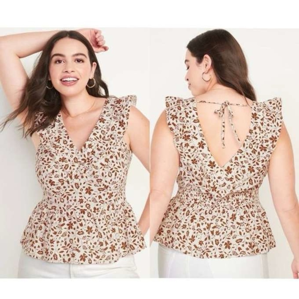 Flutter-Sleeve Floral V-Neck Tie-Back Top Size: M - Picture 2 of 16